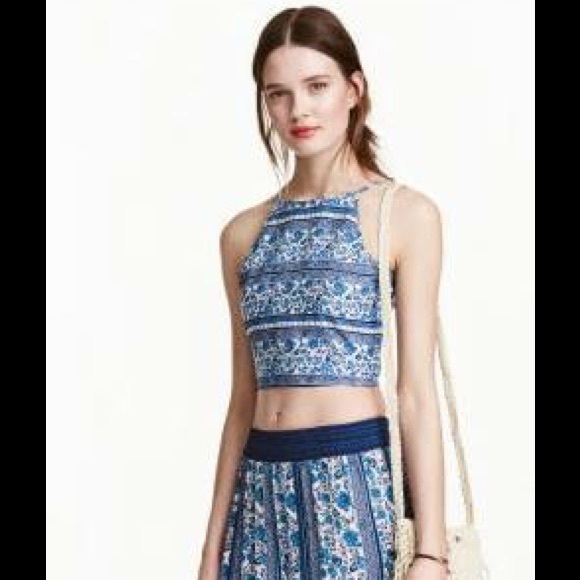 NWT H&M Blue White Floral Sleeveless Crop Top - Picture 2 of 5